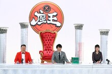 （左から）ブラックマヨネーズ小杉、千原ジュニア、高橋真理恵アナ。