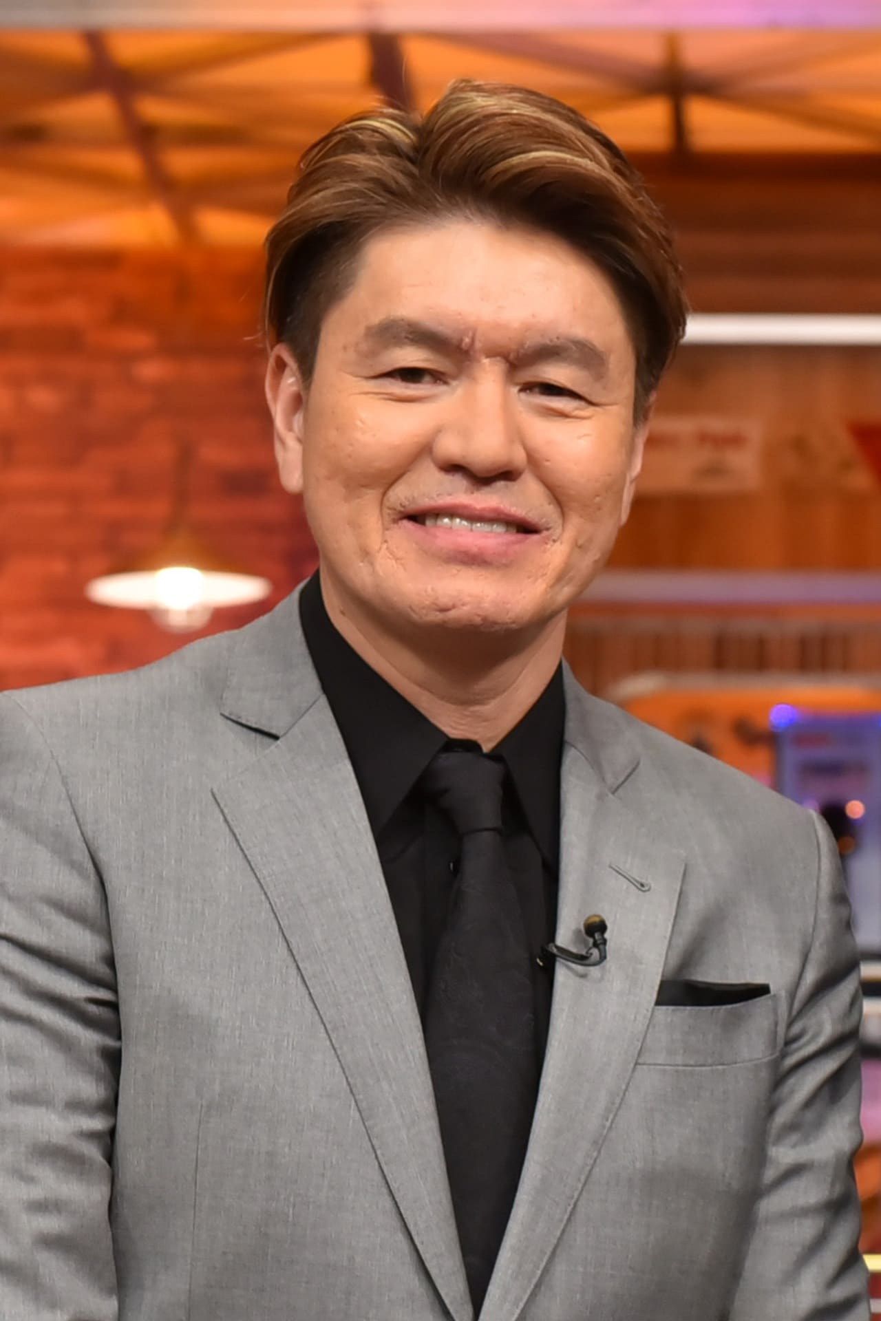 ヒロミ - 「女芸人No.1決定戦 THE W」審査員6名決定、麒麟川島が初