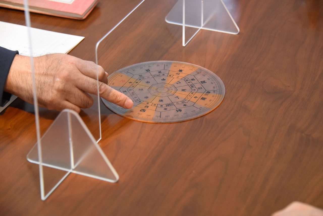 溜口さんが引っ越した場所は“凶方位”だったそうです……。