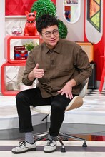 ジャッジを務める銀シャリ・橋本。