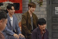 JO1のメンバー。(c)読売テレビ