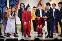 よしもと漫才劇場の6周年記念記者会見の様子。