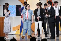 よしもと漫才劇場の6周年記念記者会見の様子。