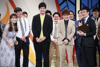 よしもと漫才劇場の6周年記念記者会見の様子。