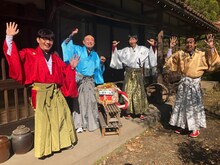 「元就。ゴールデン2時間SP」に出演する（左から）ずん、アンガールズ。