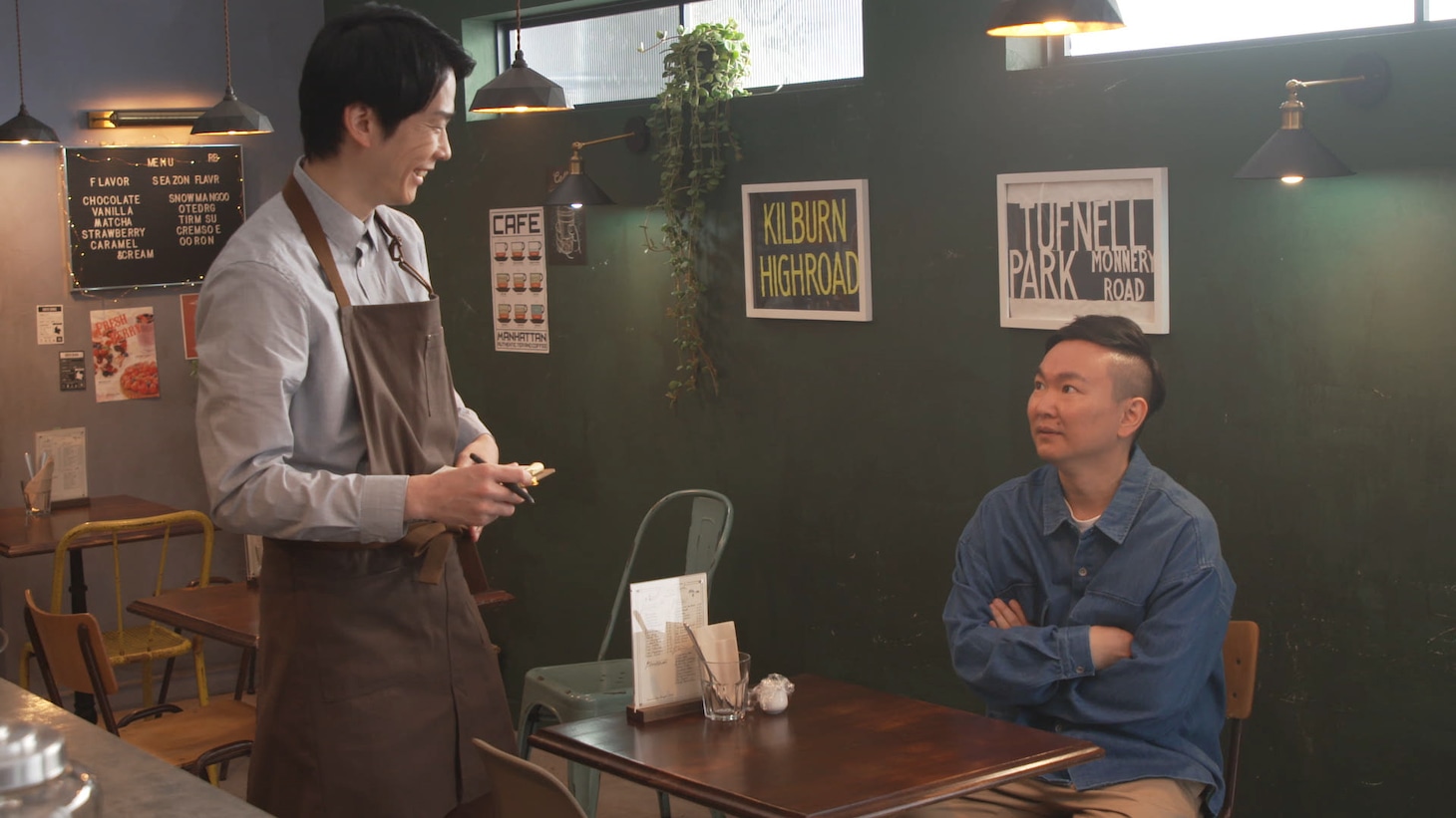 CM撮影中のかまいたち。