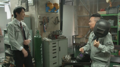 CM撮影中のかまいたち。