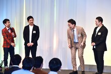 （左から）ウエストランド、東京ホテイソン。