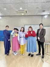 左から広瀬アリス、3時のヒロイン、今田耕司。(c)日本テレビ