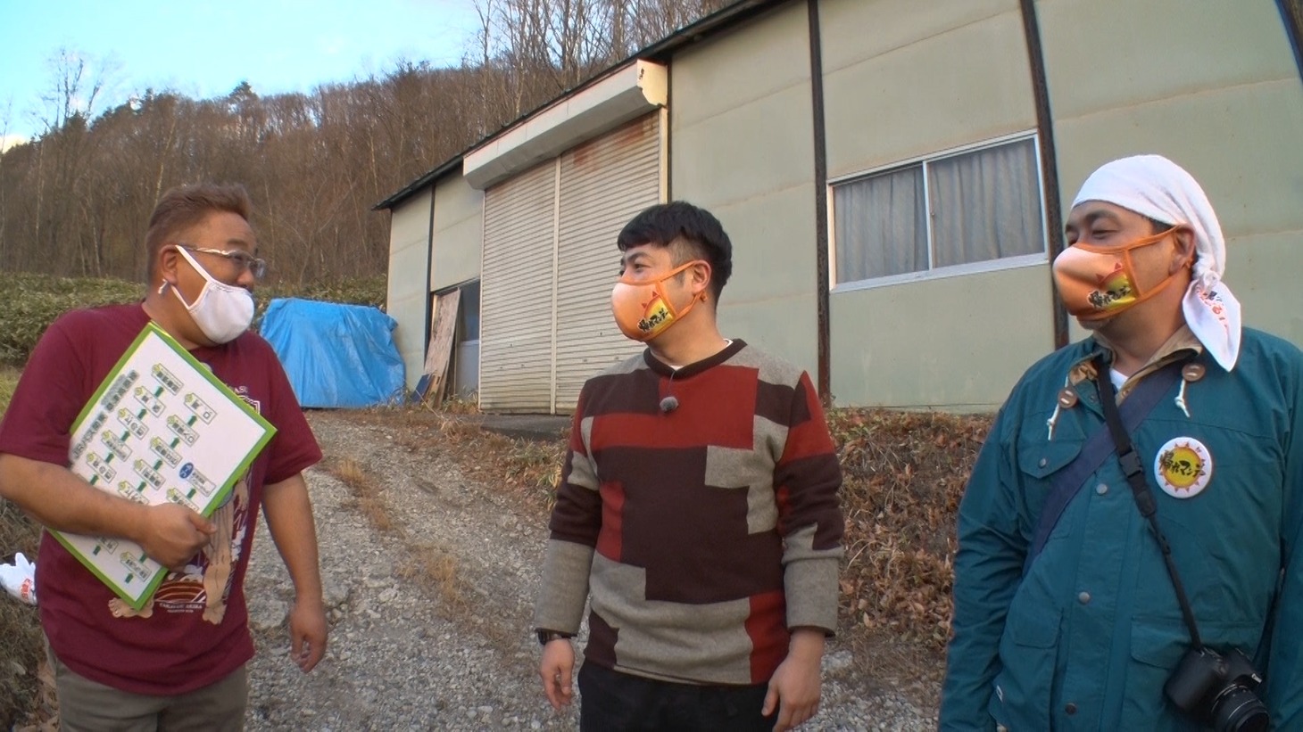 サンドウィッチマンと和牛・水田（中央）。