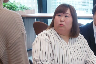 ドラマ「監察医 朝顔」より、3時のヒロイン・かなでの登場シーン。(c)フジテレビ