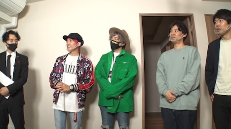 兼近の新居探しのワンシーン。(c)TBS