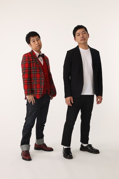 ウエストランド。左から、井口、河本。