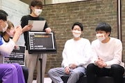 LINE LIVE「感謝感激マンゲキより重大なお知らせ」の様子。
