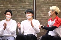 LINE LIVE「感謝感激マンゲキより重大なお知らせ」の様子。