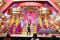 銀行強盗のネタを披露する吉住。