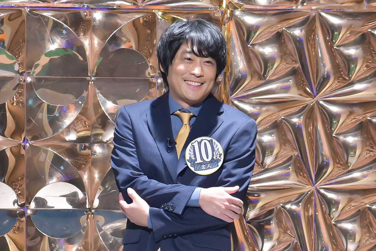 「ハンディ版オールカラー よくわかる俳句歳時記」に自身の句が掲載されるフルーツポンチ村上。