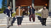 左からアインシュタイン、見取り図。