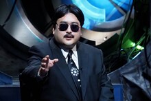 都市伝説テラーとして登場する空気階段・鈴木もぐら。