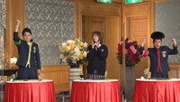 左から千鳥ノブ、本田翼、ナインティナイン岡村。(c)日本テレビ