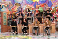 「アメトーーク！」の「コンビ芸人ホームルーム」に出演する、（前列左から）キングコング、スピードワゴン、（後列左から）ニューヨーク、相席スタート。(c)テレビ朝日