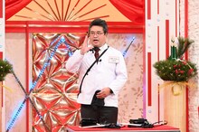 2021年に流行らせたいマスクを千鳥にプレゼン。