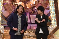 最終決戦でネタを披露する見取り図。