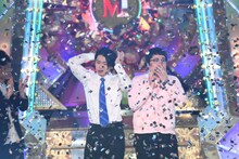 マヂカルラブリーの「M-1グランプリ2020」優勝が決定した場面。