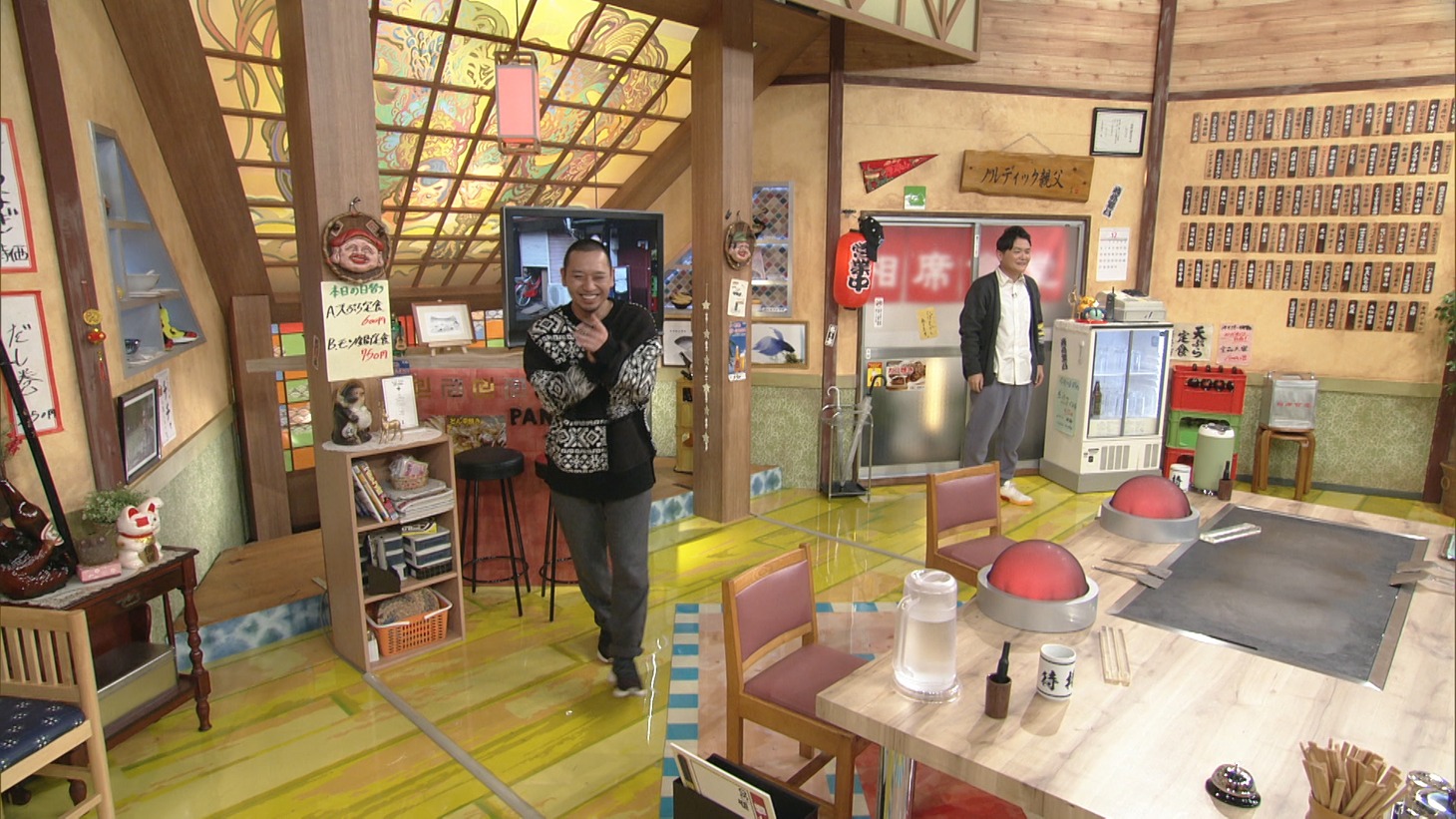 「相席食堂」のワンシーン。