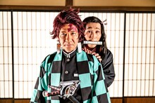 コント「スーパースター」に出演する内村光良（左）とシソンヌじろう（右）。