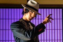 コント「スーパースター」に出演する中川大志。