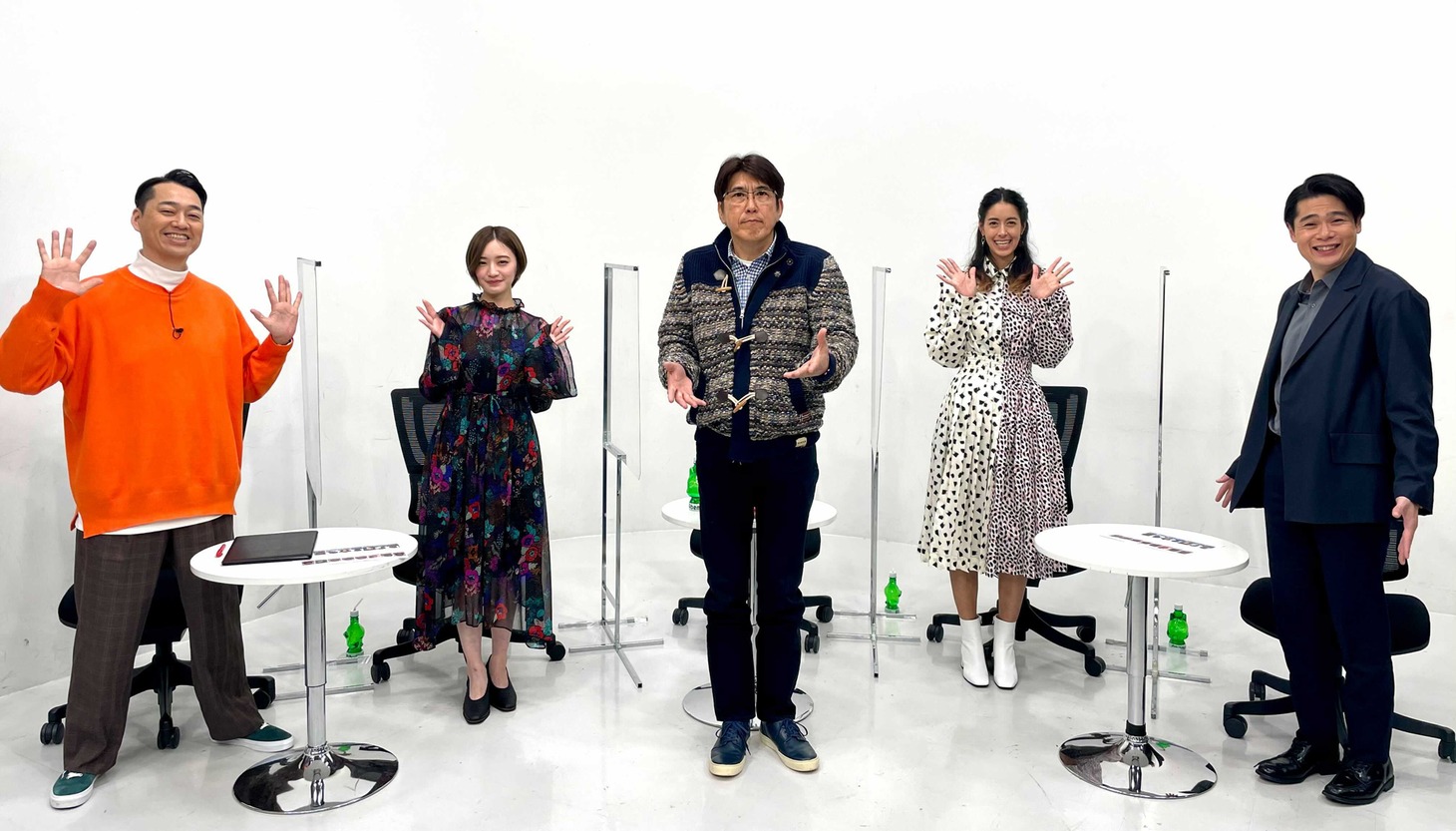 「石橋貴明プレミアム第8弾 恋するシンデレラ！リゾート島（アイランド）でタカさんチェック」の出演者たち。左からバナナマン設楽、中田花奈、石橋貴明、森泉、平成ノブシコブシ・吉村。