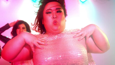 「HAKUNA Live」WebCMより。