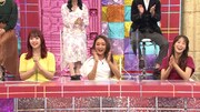 「ぶっちゃけ女子チーム」の（左から）藤田ニコル、池田美優、鷲見玲奈。