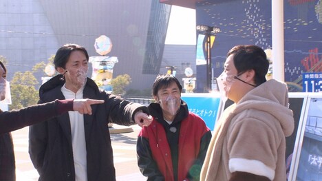 ナインティナイン、キングコング梶原（左）、霜降り明星せいや（右）。(c)フジテレビ