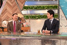 「ワイドナショー」にゲスト出演するかまいたち。