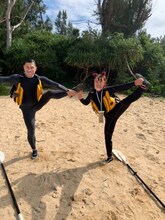 オードリー春日とフワちゃん。