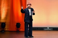 神田伯山の魅力を伝えるサーヤ。