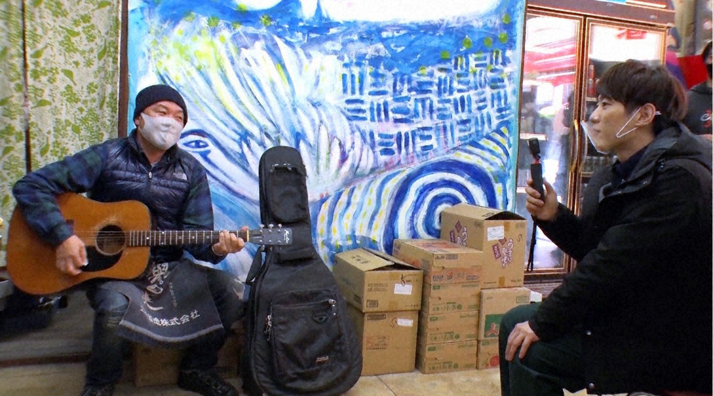 「ロバート秋山の寝るトコどうする？～寝床探し道中記～」より。