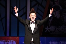 「今年最後にやりたい事」を披露するからし蓮根・杉本。