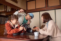 「京阪沿線物語～古民家民泊きずな屋へようこそ～」より。