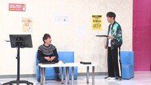 視聴者（左）と共演する陣内智則。(c)TBS