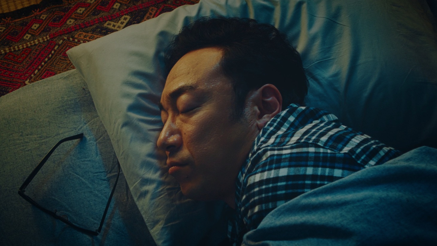新CM「座敷童子 耳打ち」編より。