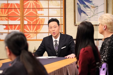 東野幸治（中央）(c)ABCテレビ