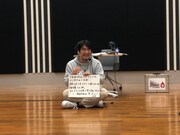 「カンペッ!!」のコーナーに臨む佐久間宣行。