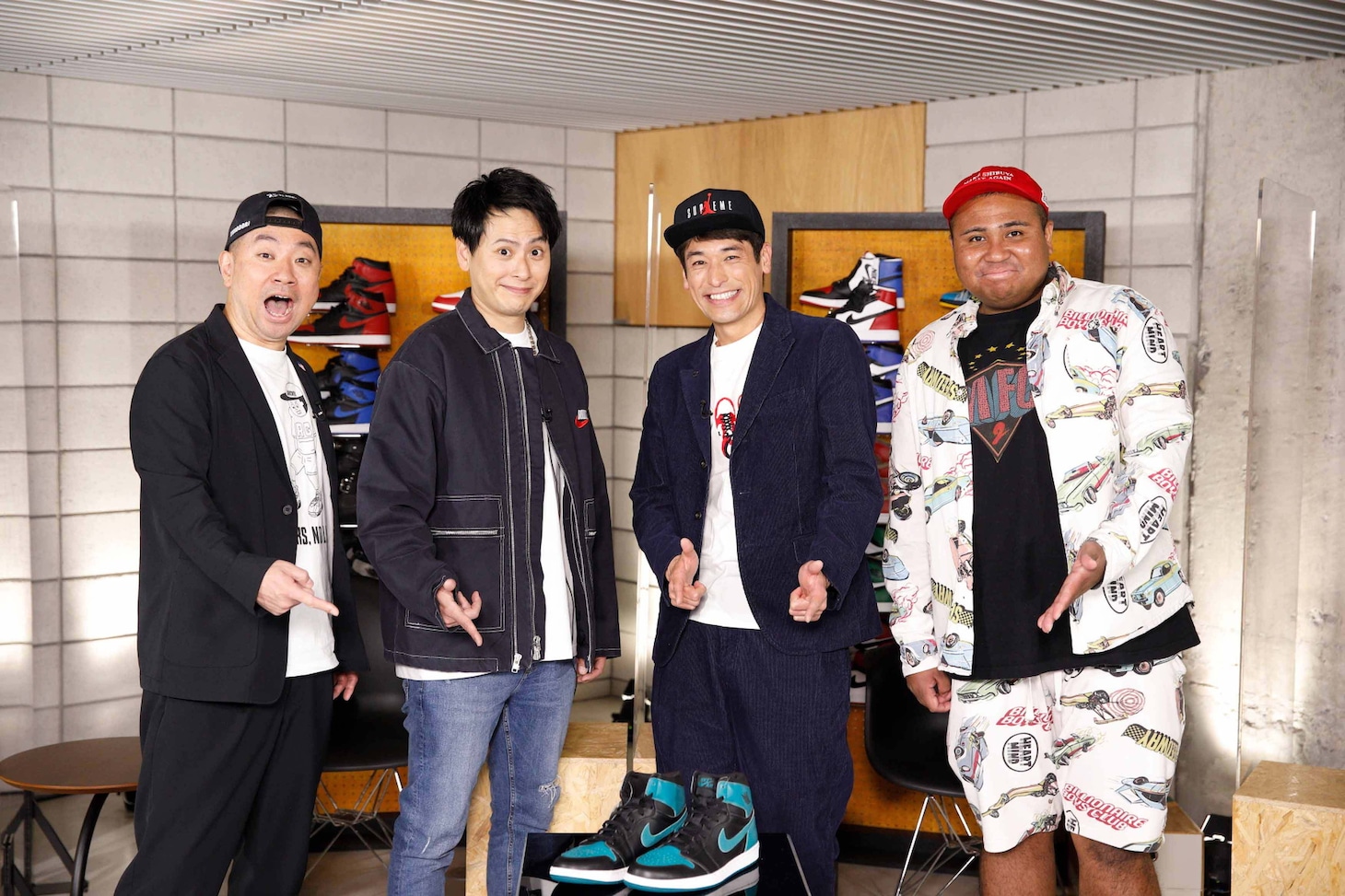 「スーパースニーカーピーポー ～Super Sneaker People～」#1に出演する（左から）レイザーラモンRG、山下健二郎、佐藤隆太、マテンロウ・アントニー。