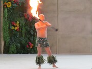 ファイヤーダンスに挑戦する、あばれる君。(c)tbc東北放送