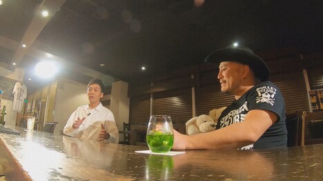 (左から)とろサーモン村田、ハリウッドザコシショウ。