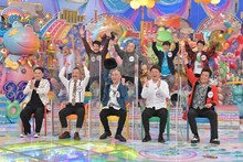 「アメトーーク！」に「40歳過ぎてバイトやめられない芸人」として集結する（前列左から）鬼ヶ島・アイアム野田、5GAP久保田、5GAP秋本、だーりんず小田、TAIGA、（後列左から）上木恋愛研究所・キューティー上木、ゆったり感・中村、ワンワンニャンニャン菊地、神宮寺しし丸、レアレア桑折。