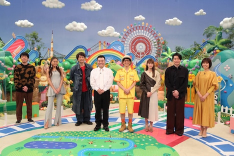 （左から）麒麟・川島、池田美優、香取慎吾、アンタッチャブル、生見愛瑠、平成ノブシコブシ吉村、山崎夕貴アナ。